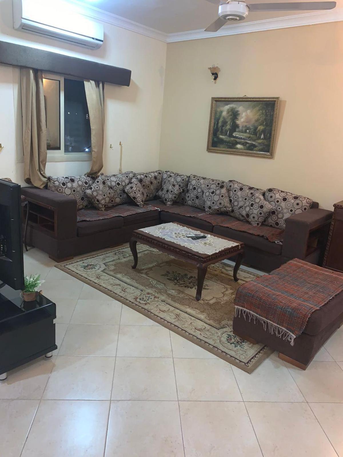 عائلية راااقية ورائعة وسط Apartment *